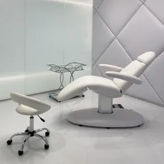 Welcome to our new state-of-the-art, custom-designed, and meticulously crafted Plastic Surgery clinic located on the world-renowned Rodeo Drive.