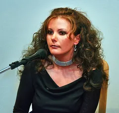 Dr. Mateja de Leonni Stanonik