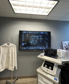 Equipment used by Dr. Myrdalis Diaz-Ramirez, MD of DR2SPINE