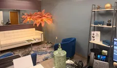 DR2SPINE patient check in & lobby area