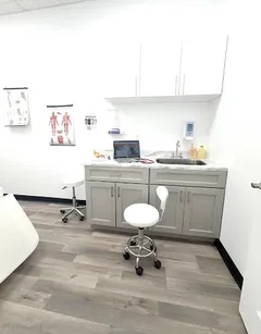 Based in Houston, Texas, we offer relationship-driven care for busy adults who value time, access, and a physician who truly knows them.