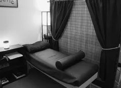 When patients come in for an adjustment, they always begin in the relaxation room. One of the features in this room is the rolling table, named for the rolling cylinders underneath that gently roll up and down the body to loosen the muscles.