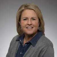 Jennifer L Snyder
