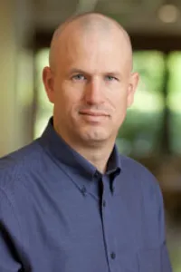 Kevin E Mckeighen
