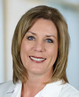 Lynn E Hahnfeld