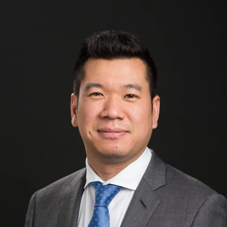 Michael E Chen