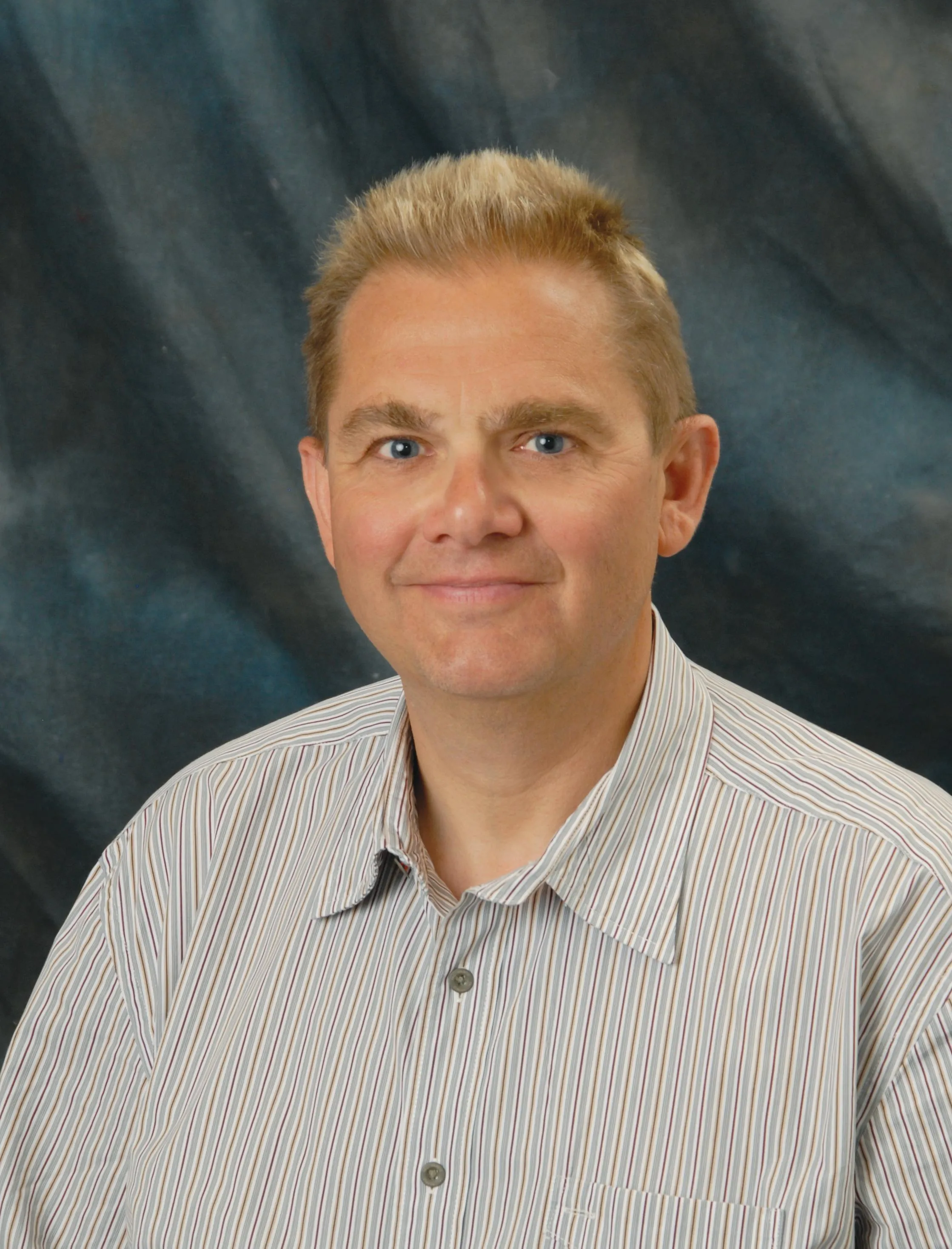 Andrew D Hull