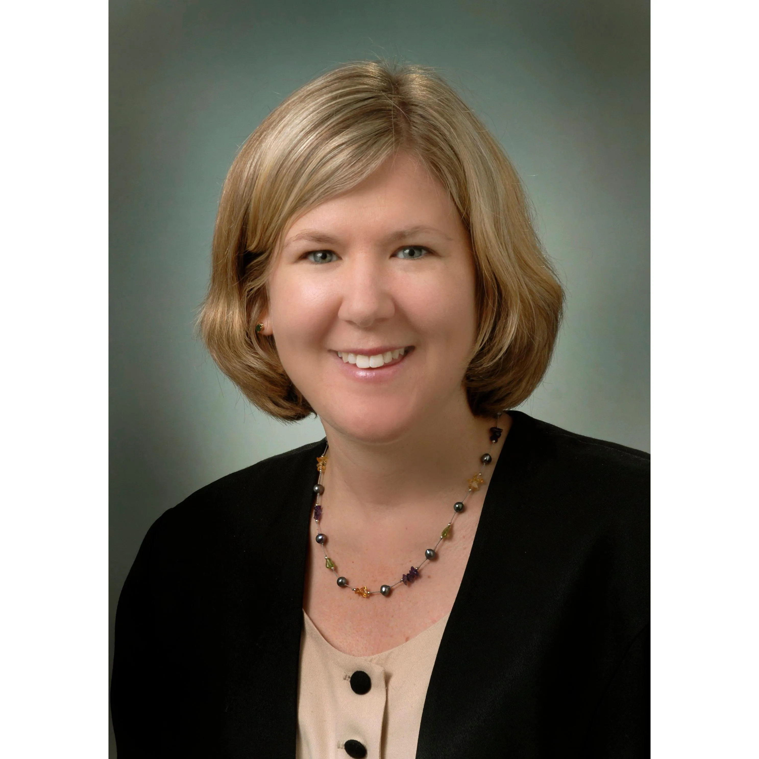 Jennifer J Pflug