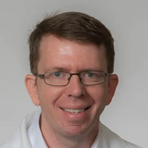 Charles E Degravelles