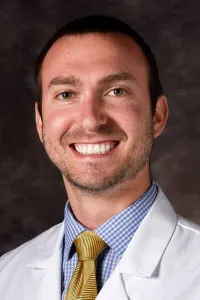 Ian D Storch