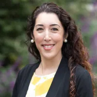 Roxanne Shanna Almas