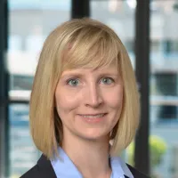 Julia L Agne