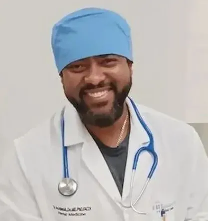 Adam M Au, MD, PhD, FACOI