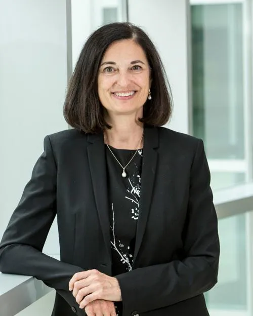Judy L Aschner