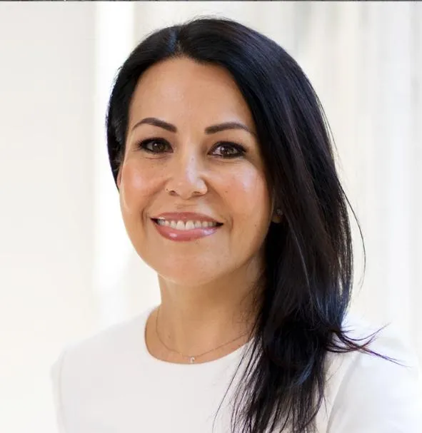 Dr. Francine Camila Estrada