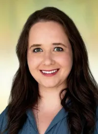Amber Dennielle Stola
