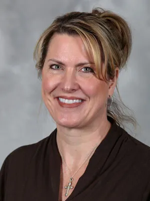 Stacey L Halum