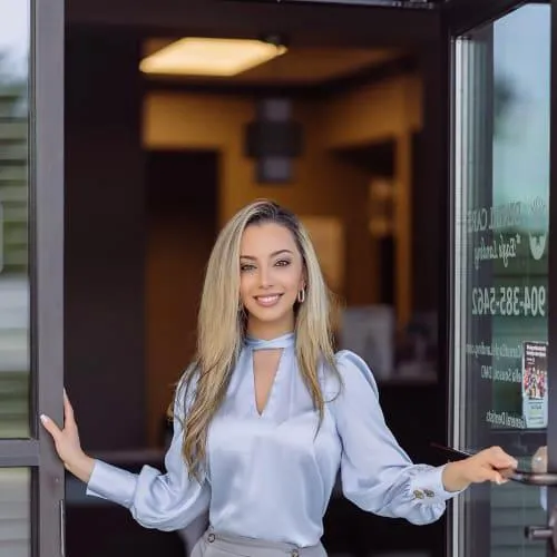 Daniella C Sousou