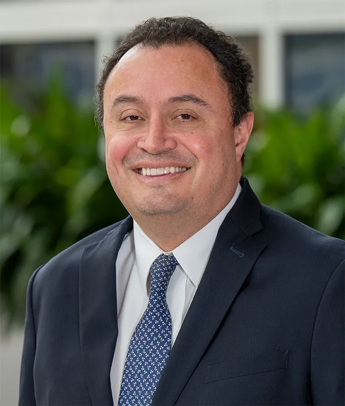 Hector M Medina