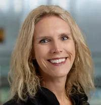 Jennifer M Knight
