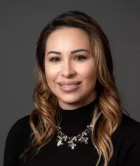 Jennifer R Cortez