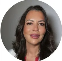 Larissa Lobato, APN-C