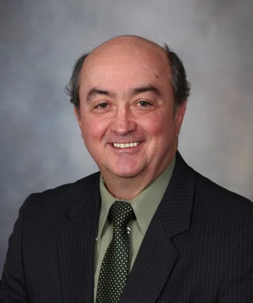 Julian R Molina