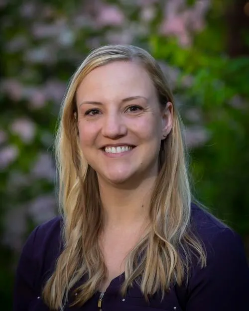 Shannon Leigh Dunn