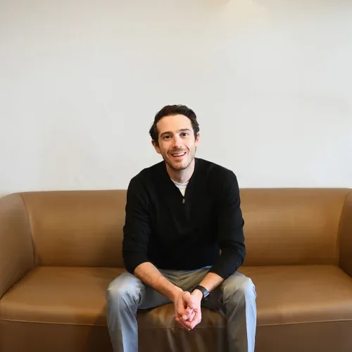 Gregory D Pisotti