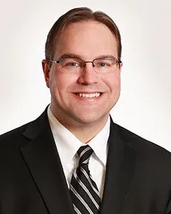 Dustin J Weiss