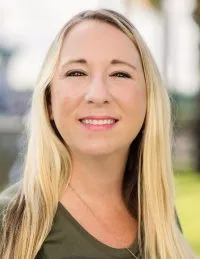 Maureen Apollo