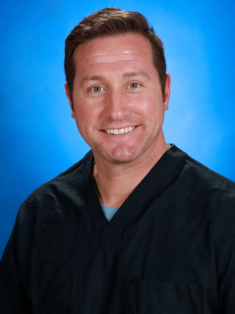 Trey R Graviett