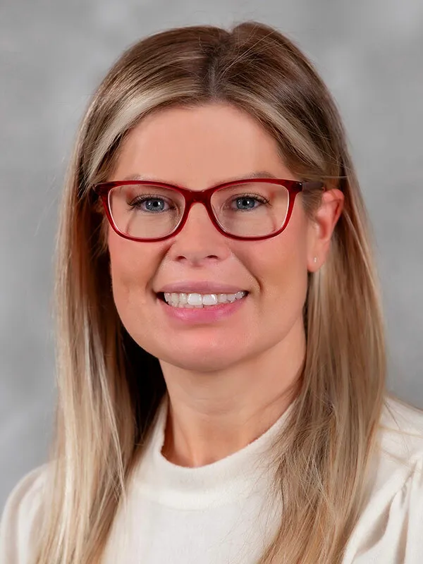 Robyn K Zaenglein