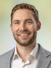 Eric J Steuck