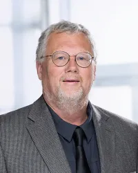 David A Holz