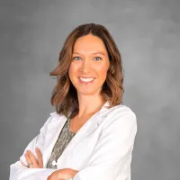 Stephanie R Wolfe