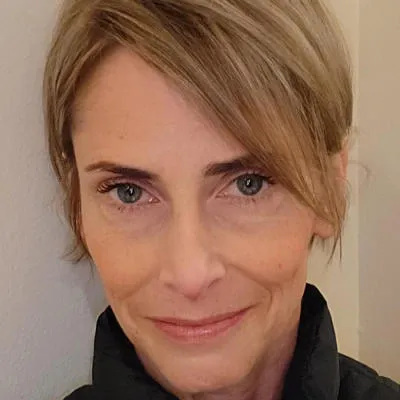 Rebecca M Warburton