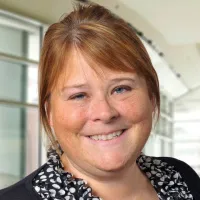 Carmen R Skinner