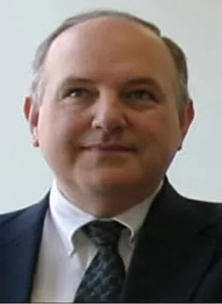 Robert J Panzer