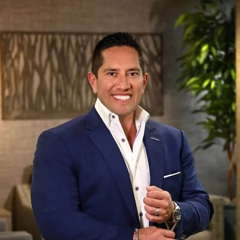 Dr. Rolando Morales