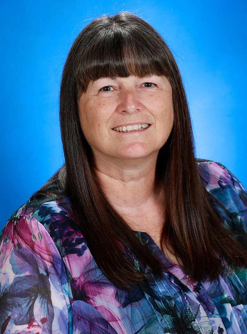 Anne M Delonais