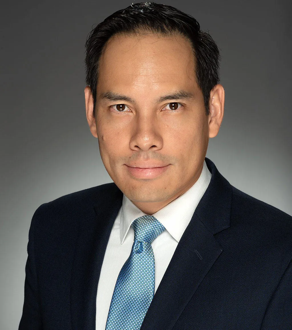 Clifton Huang