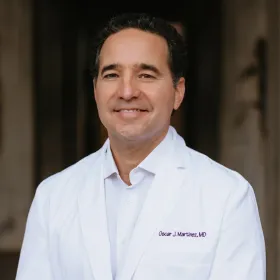 Dr. Oscar Martinez