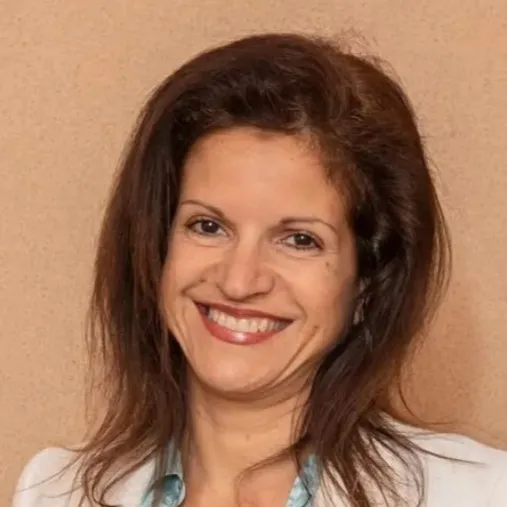 Dr. Yara Catoira-Boyle