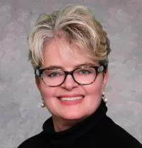 Wendy L Peltier
