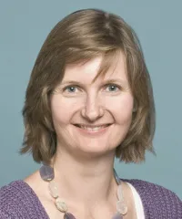 Jantina M Van Der Linde