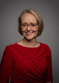 Christine M Jolly