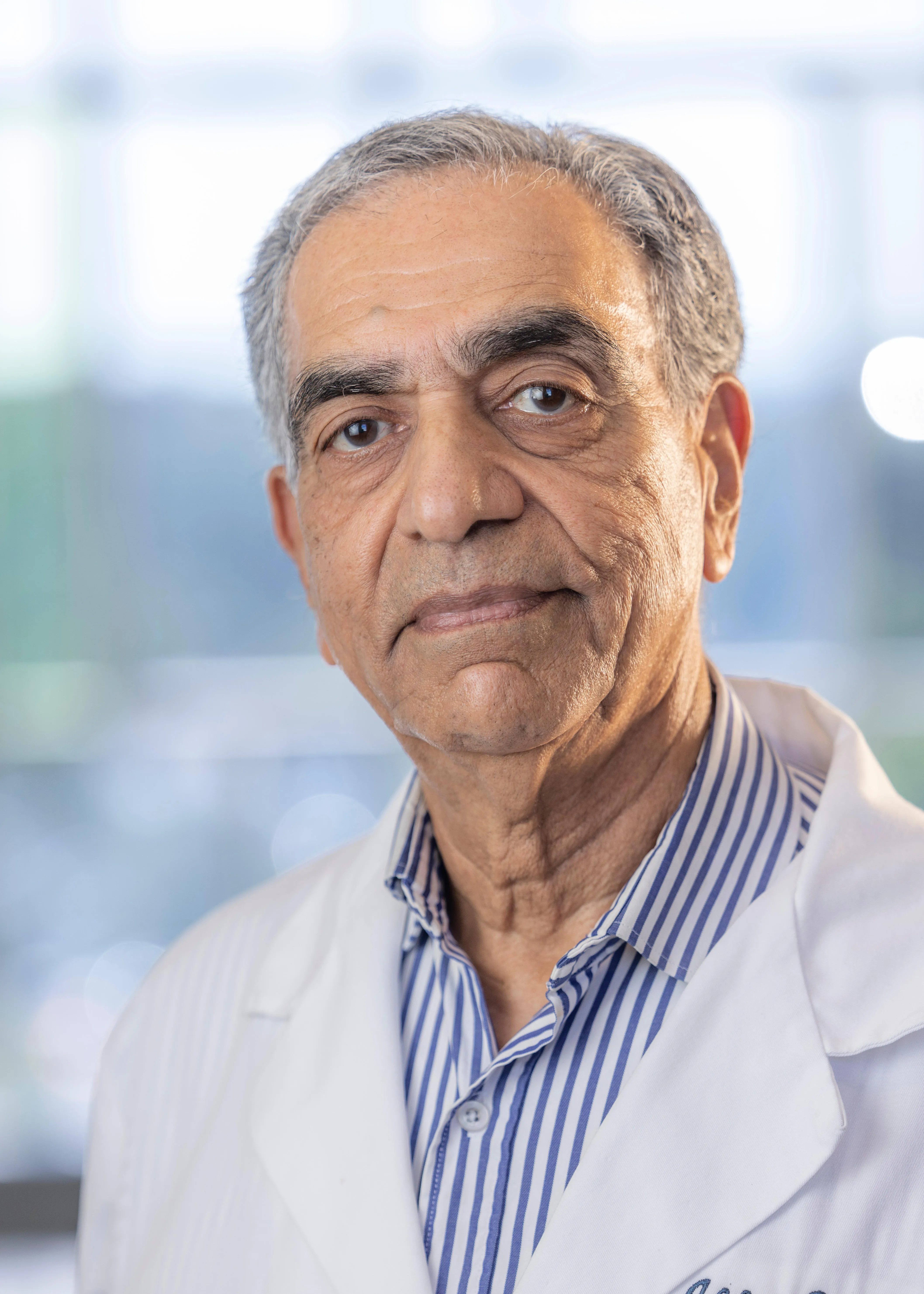 Dr. Akbar Obaray, MD