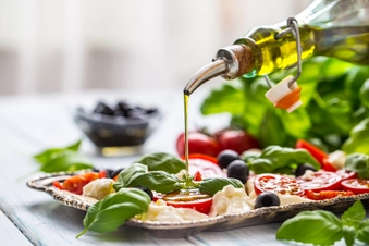 Extra-Virgin Olive Oil: Mediterranean Diet Benefits