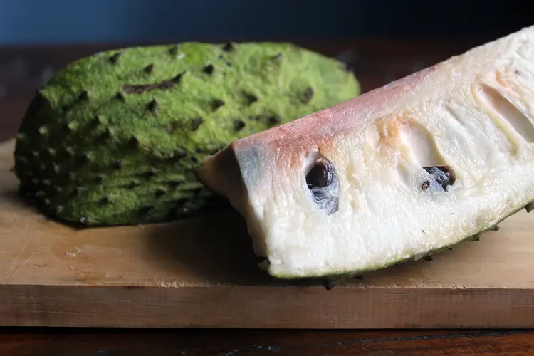 photo of soursop fruit